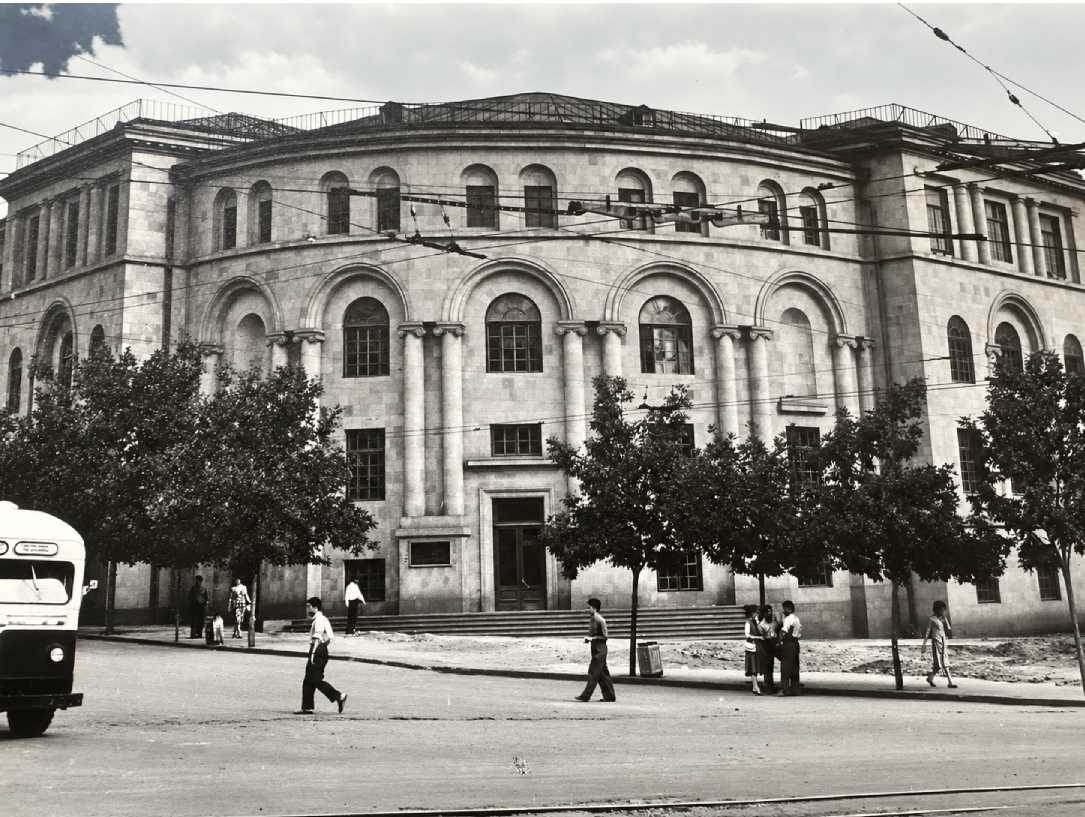 Սայաթ-Նովայի անվան երաժշտական դպրոցը՝ 1950-ականներին